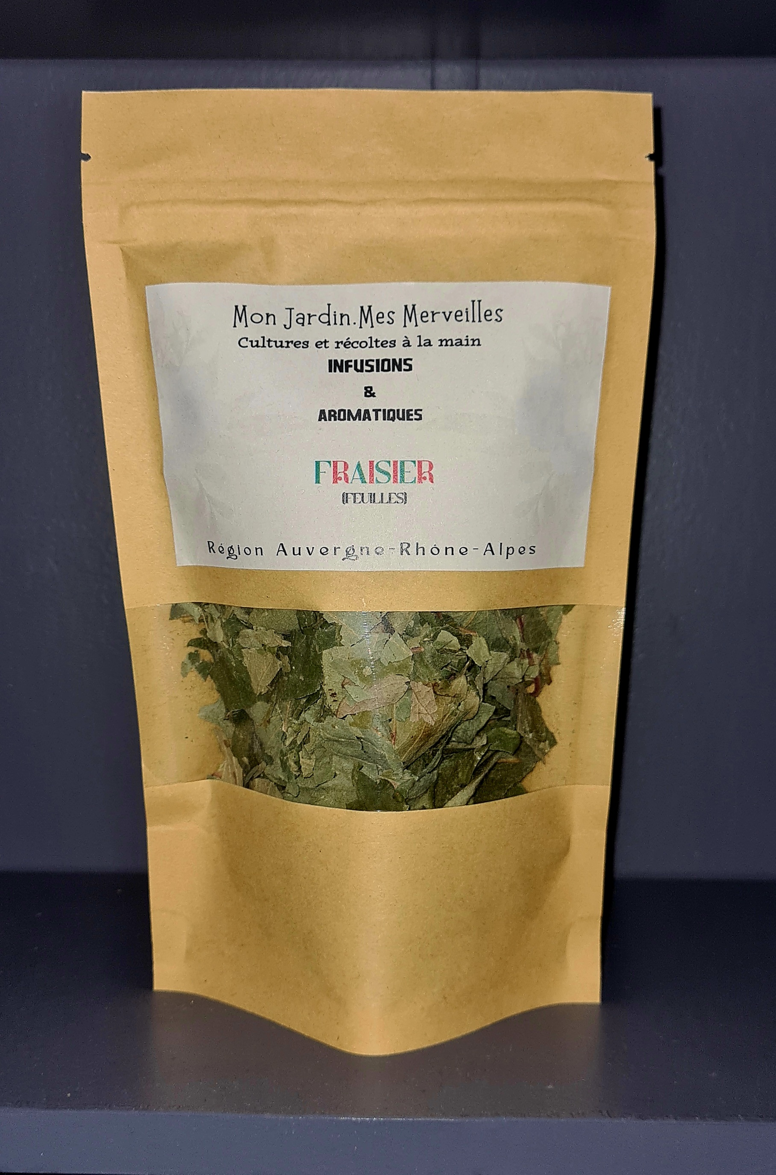 sachet de feuilles de fraisier en papier kraft avec une fenêtre transparente pour laisser apparaitre les feuilles sèches